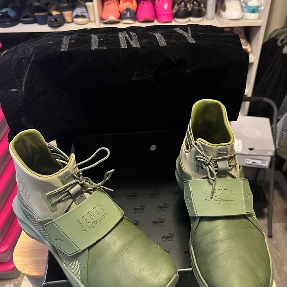 EUC Fenty by Rihanna Trainer Hi - Made by Puma - Picture 9 of 9